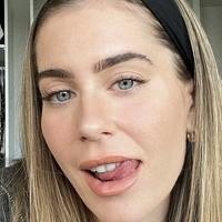Mrs. Bella Nøgen