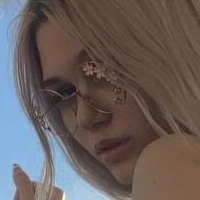 MyApril Nøgen