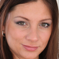 Nadine J Nøgen