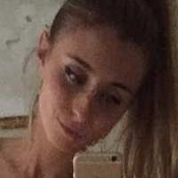 Natasha Goulden Nøgen