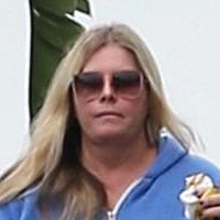 Nicole Eggert Nøgen