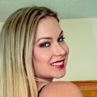 Nikki Baker Nøgen