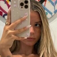 noelleleyva Nøgen