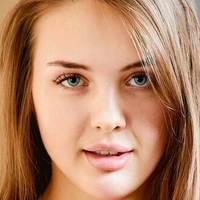 Olya Derkach Nøgen