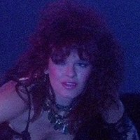 Pia Kamakahi Nøgen