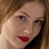 Pixie Victoria Nøgen