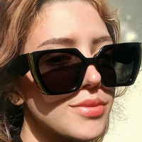 raven.moore_0801 Nøgen