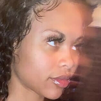 Rihannasforehead9 Nøgen