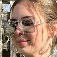 Sara Farrelll Nøgen