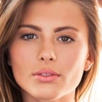 Shelby Bay Nøgen
