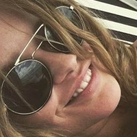 Shelby Keeton Nøgen