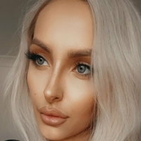 Skylar Taylor Nøgen