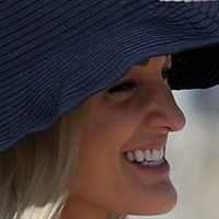 Storm Keating Nøgen