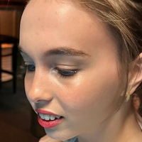 Suche: Serena Skybourne Nøgen