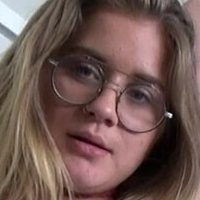 Taylor Blake Nøgen
