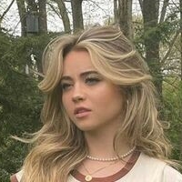 Tess Holloway Nøgen