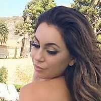 Uldouz Nøgen
