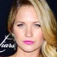 Vanessa Ray Nøgen