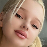 vic.to.ria.white Nøgen