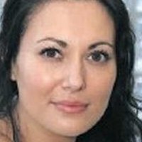 Yasmine Akram Nøgen