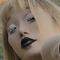 yeul_e Nøgen
