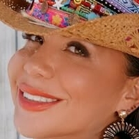 Yoi Elena Medina Nøgen