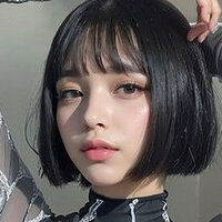 Yua Lim Nøgen