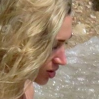 Zara Charles Nøgen