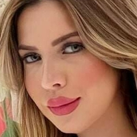 Zina Esghaier Nøgen