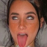 Zoey Aloni Nøgen